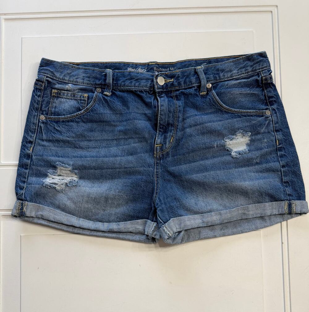 Mossimo Womens Sz 12/31 Blue Denim Distressed Boyfriend Midi Jean Shorts